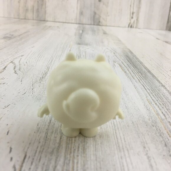 Bluey Pom Pom Figure White Pomeranian Friend NEW - Picture 3 of 7